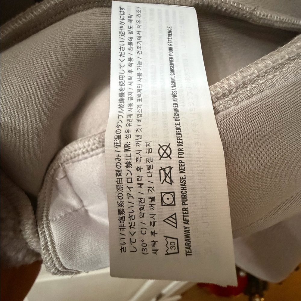 Abercrombie & Fitch
YPB neoWARM Hooded Full-Zip - Picture 6 of 8